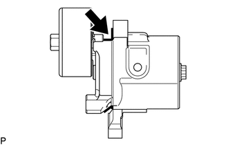If engine oil is on the location indicated by the arrow, replace the belt tensioner.