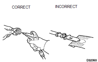 (1) If there is any foreign matter on the terminal, clean the contact point using